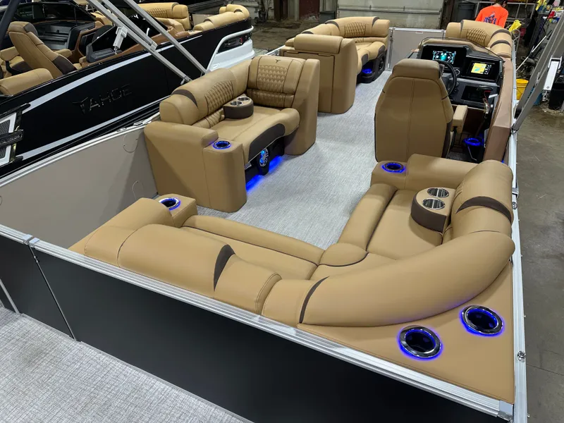 Slide: The Image of Tahoe Cascade 2385 Elite Tritoon & Honda 225HP 4-Stroke EFI 2025 - 24