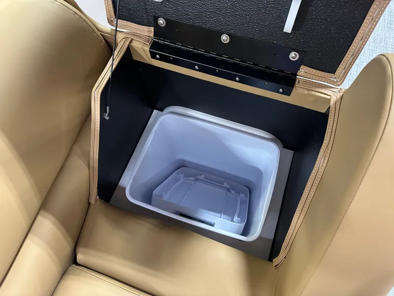 Slide: The Image of Tahoe Cascade 2385 Elite Tritoon & Honda 225HP 4-Stroke EFI 2025 - 26