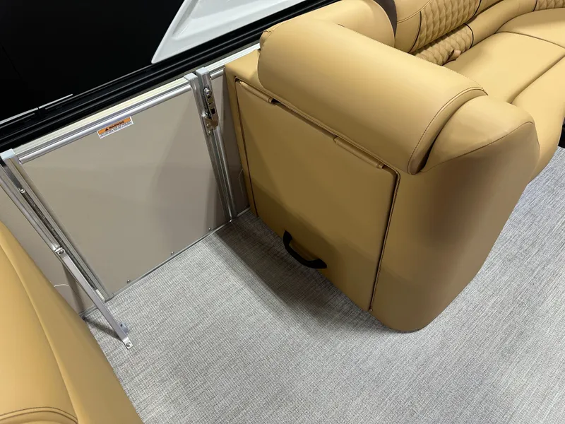 Slide: The Image of Tahoe Cascade 2385 Elite Tritoon & Honda 225HP 4-Stroke EFI 2025 - 27