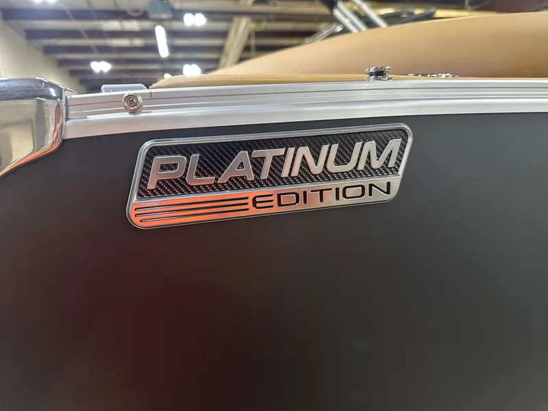 Slide: The Image of Tahoe Cascade 2385 Elite Tritoon & Honda 225HP 4-Stroke EFI 2025 - 53