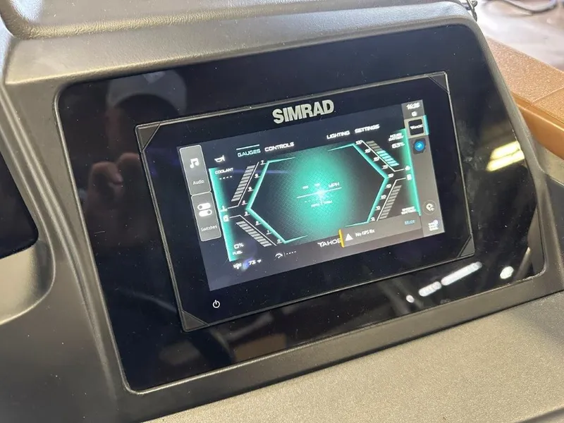 Slide: The Image of Tahoe Cascade 2385 Quad Lounge Shift Tritoon & 225HP 4-Stroke 2025 - 17