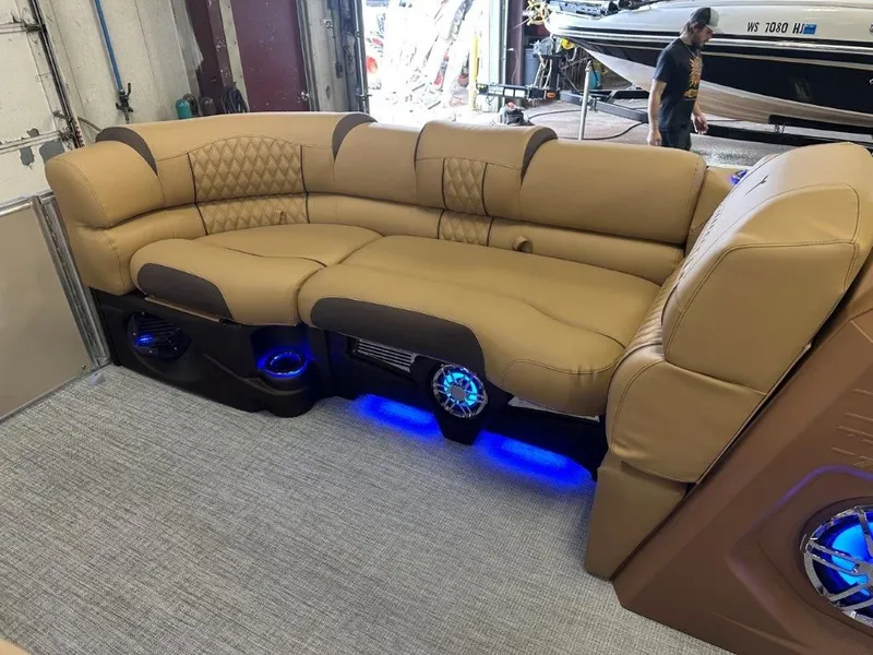 Slide: The Image of Tahoe Cascade 2385 Quad Lounge Shift Tritoon & 225HP 4-Stroke 2025 - 34