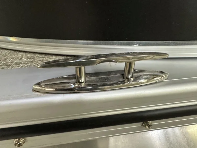 Slide: The Image of Tahoe Cascade 2385 Quad Lounge Shift Tritoon & 225HP 4-Stroke 2025 - 41