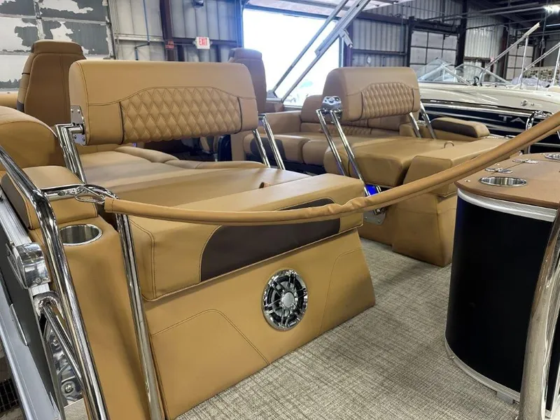 Slide: The Image of Tahoe Cascade 2385 Quad Lounge Shift Tritoon & 225HP 4-Stroke 2025 - 44