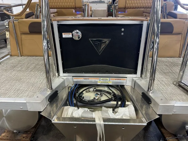 Slide: The Image of Tahoe Cascade 2385 Quad Lounge Shift Tritoon & 225HP 4-Stroke 2025 - 46