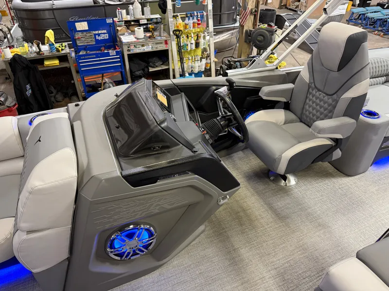 Slide: The Image of Tahoe Cascade 2385 Quad Lounge Shift Tritoon & 225HP 4-Stroke 2025 - 11