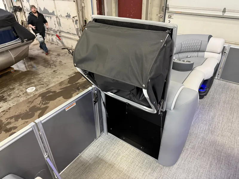 Slide: The Image of Tahoe Cascade 2385 Quad Lounge Shift Tritoon & 225HP 4-Stroke 2025 - 33