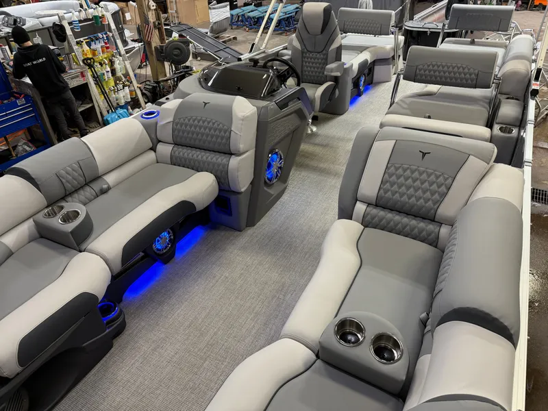 Slide: The Image of Tahoe Cascade 2385 Quad Lounge Shift Tritoon & 225HP 4-Stroke 2025 - 38