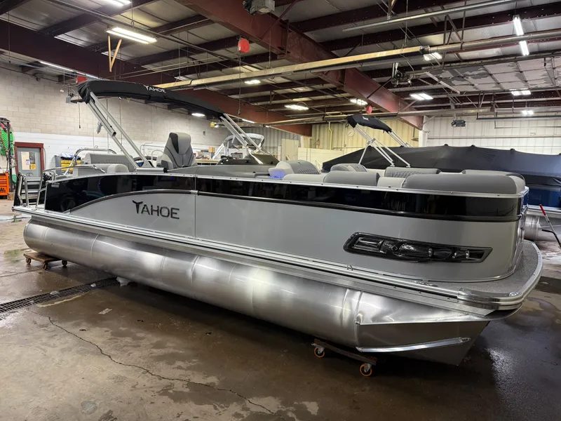 Slide: The Image of Tahoe Cascade 2385 Quad Lounge Shift Tritoon & 225HP 4-Stroke 2025 - 57