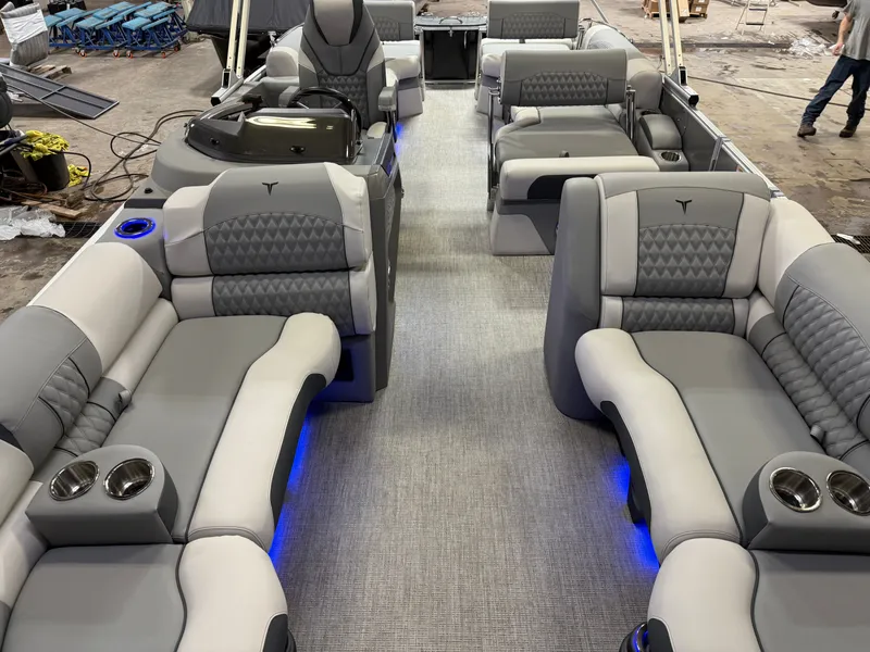 Slide: The Image of Tahoe Cascade 2385 Quad Lounge Shift Tritoon & 225HP 4-Stroke 2025 - 7