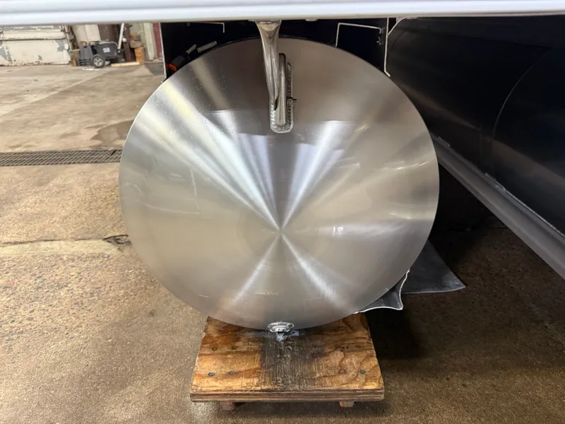 Slide: The Image of Tahoe Cascade 2385 Quad Lounge Tritoon & 225HP 4-Stroke 2025 - 41