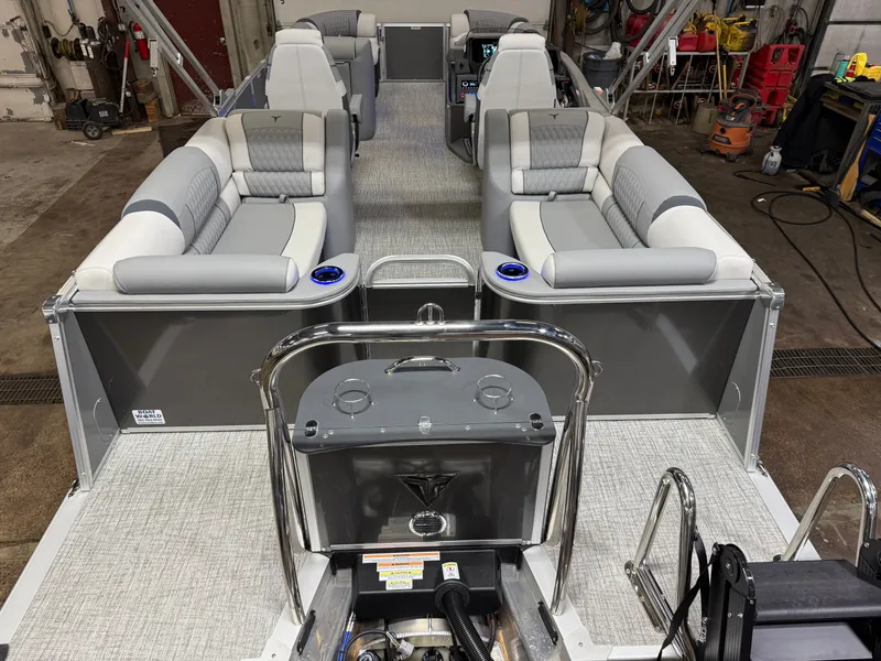 Slide: The Image of Tahoe Cascade 2385 Quad Lounge Tritoon & 225HP 4-Stroke 2025 - 6