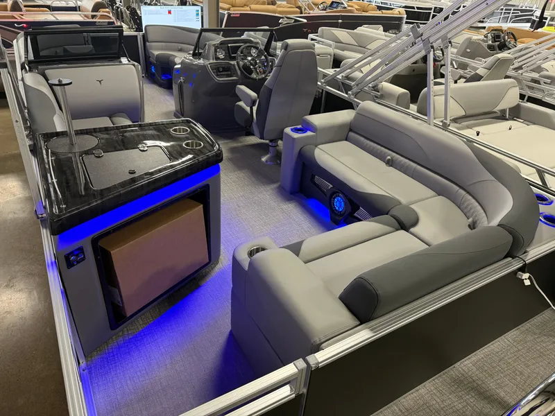 Slide: The Image of Tahoe LTZ 2385 Elite Windshield Tritoon & Honda 4-Stroke EFI 2025 - 19