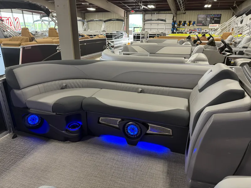 Slide: The Image of Tahoe LTZ 2385 Elite Windshield Tritoon & Honda 4-Stroke EFI 2025 - 24