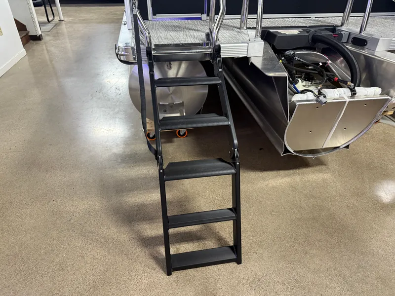 Slide: The Image of Tahoe LTZ 2385 Elite Windshield Tritoon & Honda 4-Stroke EFI 2025 - 34