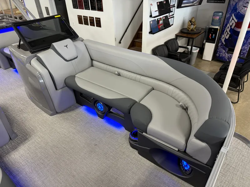 Slide: The Image of Tahoe LTZ 2385 Elite Windshield Tritoon & Honda 4-Stroke EFI 2025 - 6