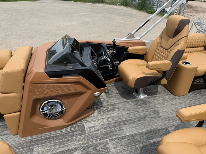 Slide: The Image of Tahoe Cascade 2385 Quad Lounge Shift Tritoon & Honda 4-Stroke EFI 2025 - 10