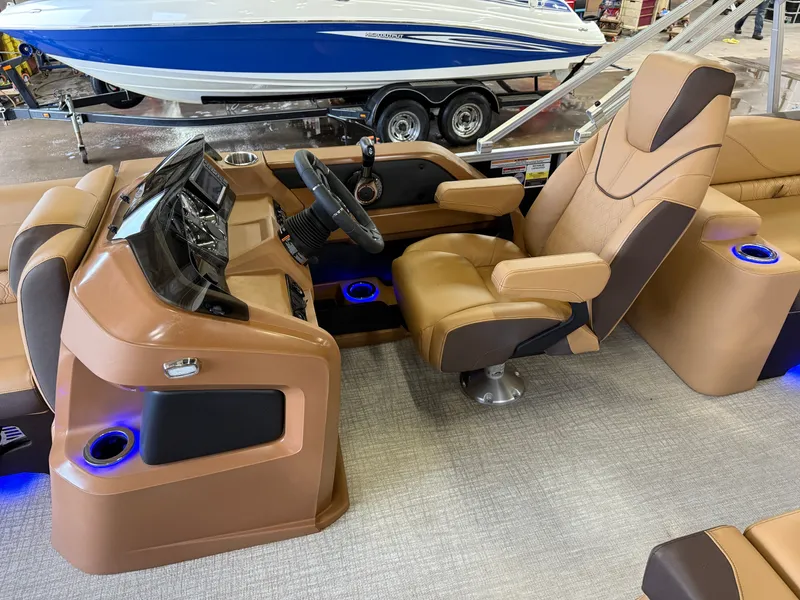 Slide: The Image of Tahoe LTZ 2385 Quad Lounge Shift Flip Tritoon & Honda 4-Stroke EFI 2025 - 11