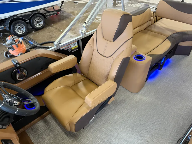 Slide: The Image of Tahoe LTZ 2385 Quad Lounge Shift Flip Tritoon & Honda 4-Stroke EFI 2025 - 12
