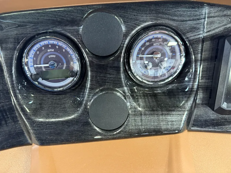 Slide: The Image of Tahoe LTZ 2385 Quad Lounge Shift Flip Tritoon & Honda 4-Stroke EFI 2025 - 15