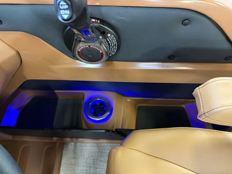 Slide: The Image of Tahoe LTZ 2385 Quad Lounge Shift Flip Tritoon & Honda 4-Stroke EFI 2025 - 17