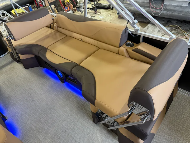 Slide: The Image of Tahoe LTZ 2385 Quad Lounge Shift Flip Tritoon & Honda 4-Stroke EFI 2025 - 20
