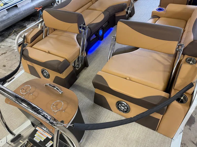 Slide: The Image of Tahoe LTZ 2385 Quad Lounge Shift Flip Tritoon & Honda 4-Stroke EFI 2025 - 21