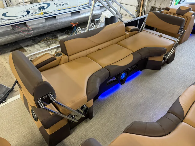 Slide: The Image of Tahoe LTZ 2385 Quad Lounge Shift Flip Tritoon & Honda 4-Stroke EFI 2025 - 22