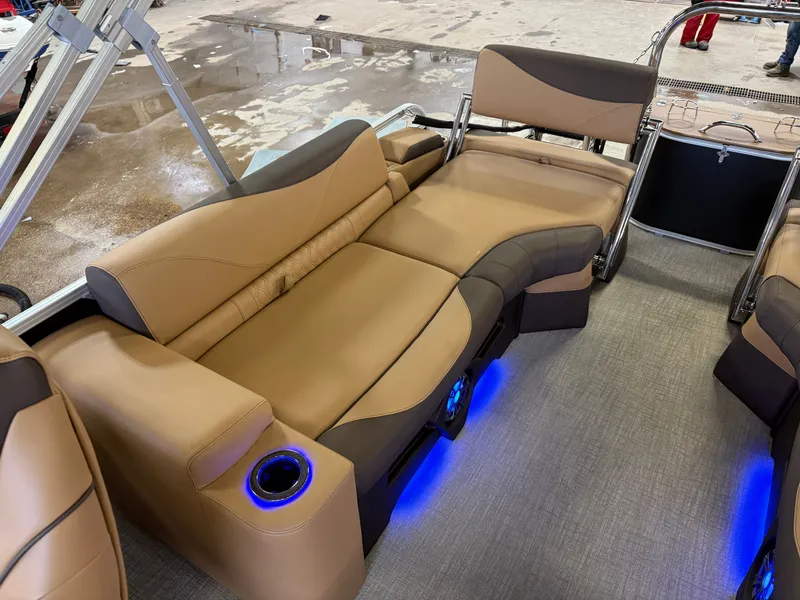 Slide: The Image of Tahoe LTZ 2385 Quad Lounge Shift Flip Tritoon & Honda 4-Stroke EFI 2025 - 23