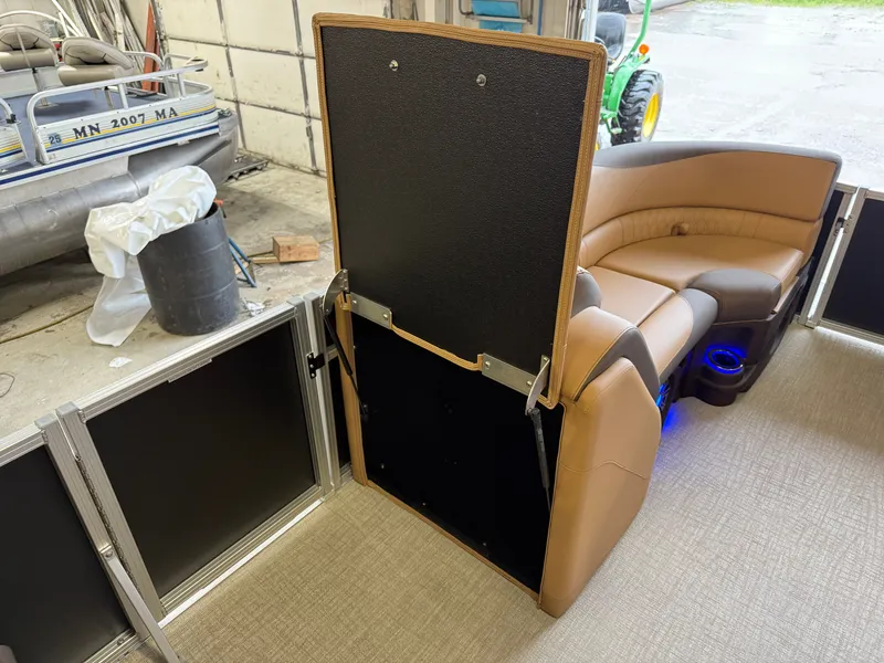 Slide: The Image of Tahoe LTZ 2385 Quad Lounge Shift Flip Tritoon & Honda 4-Stroke EFI 2025 - 30