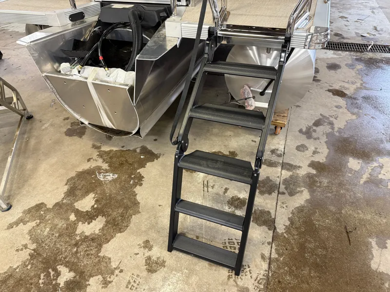 Slide: The Image of Tahoe LTZ 2385 Quad Lounge Shift Flip Tritoon & Honda 4-Stroke EFI 2025 - 43