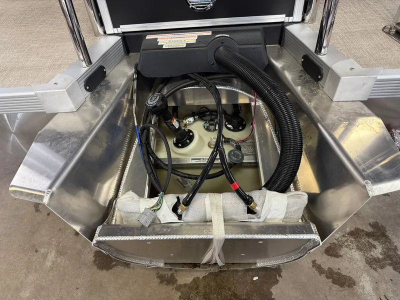 Slide: The Image of Tahoe LTZ 2385 Quad Lounge Shift Flip Tritoon & Honda 4-Stroke EFI 2025 - 44