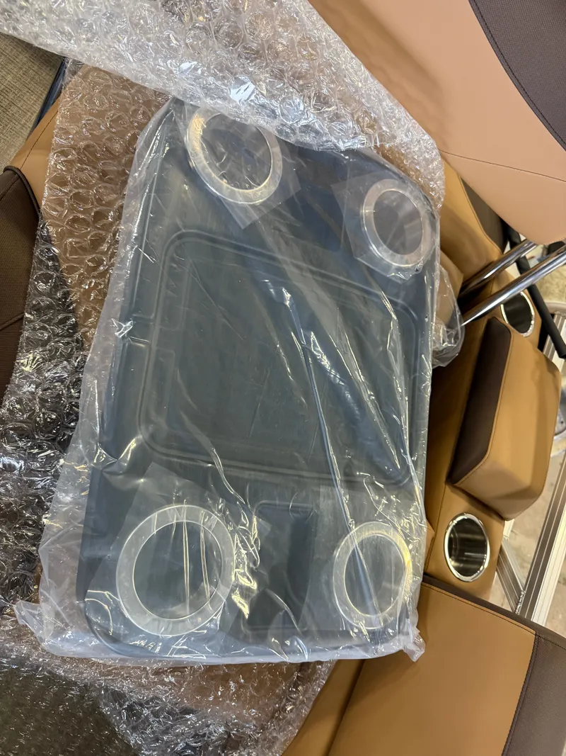 Slide: The Image of Tahoe LTZ 2385 Quad Lounge Shift Flip Tritoon & Honda 4-Stroke EFI 2025 - 51