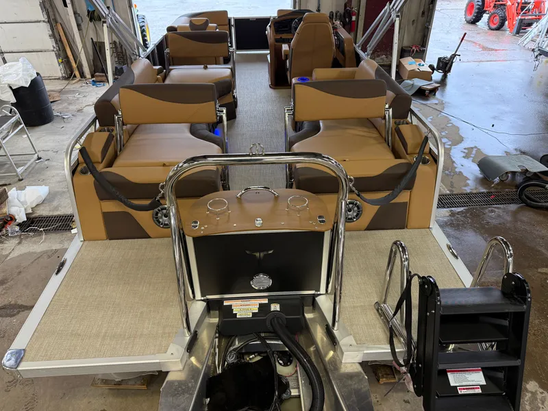 Slide: The Image of Tahoe LTZ 2385 Quad Lounge Shift Flip Tritoon & Honda 4-Stroke EFI 2025 - 6