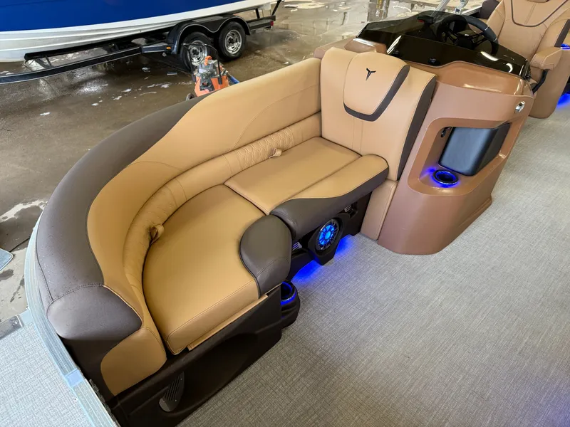 Slide: The Image of Tahoe LTZ 2385 Quad Lounge Shift Flip Tritoon & Honda 4-Stroke EFI 2025 - 8