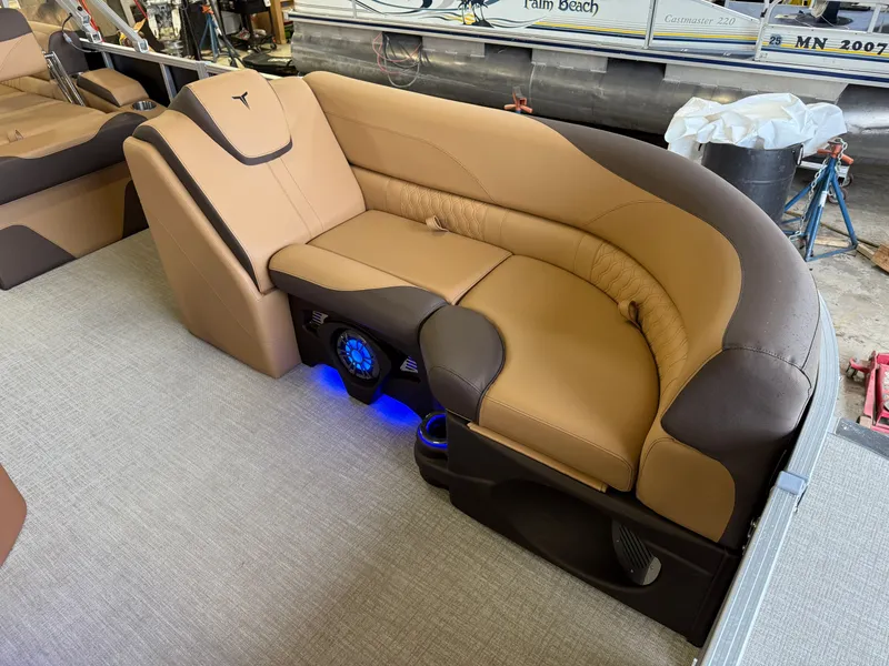 Slide: The Image of Tahoe LTZ 2385 Quad Lounge Shift Flip Tritoon & Honda 4-Stroke EFI 2025 - 9