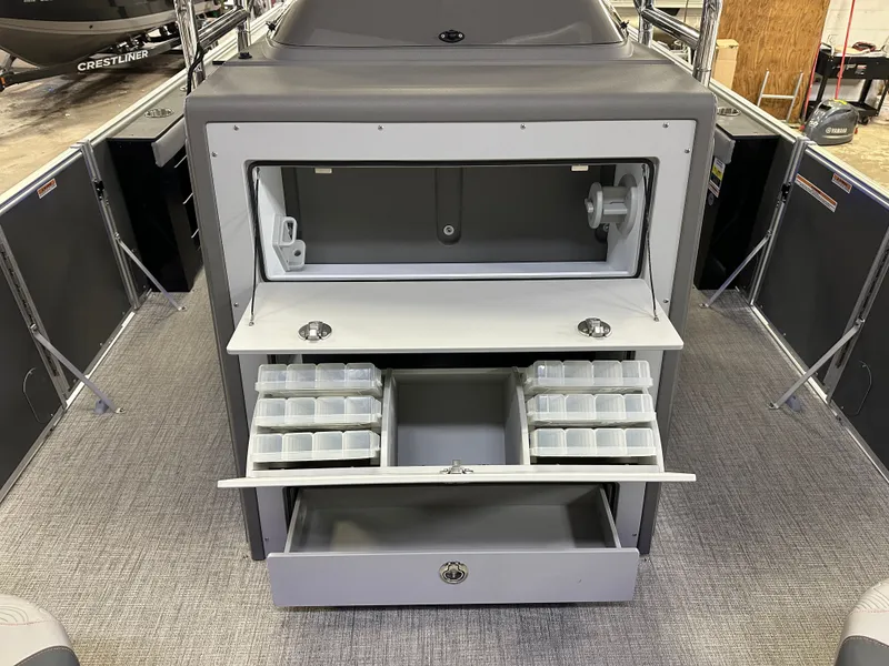 Slide: The Image of Tahoe Geofish CRF 2585 Tritoon & 225HP Outboard 2025 - 12