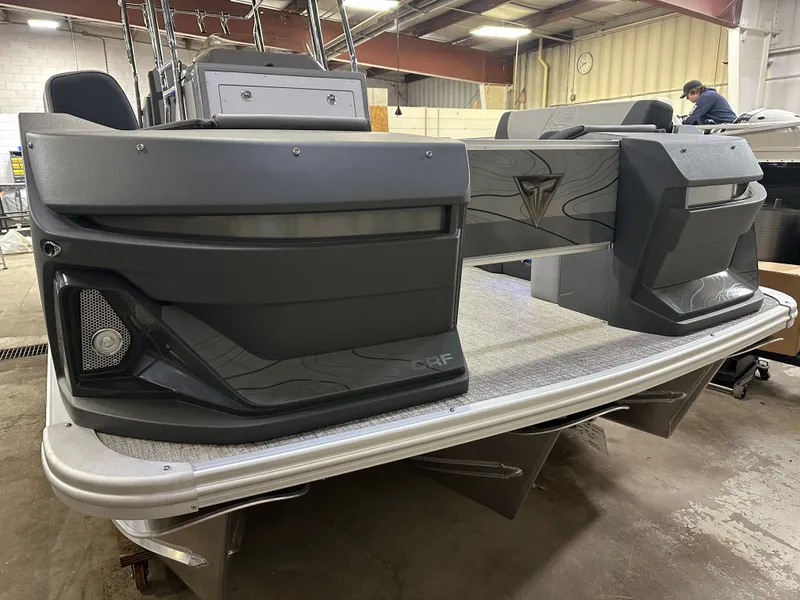 Slide: The Image of Tahoe Geofish CRF 2585 Tritoon & 225HP Outboard 2025 - 67