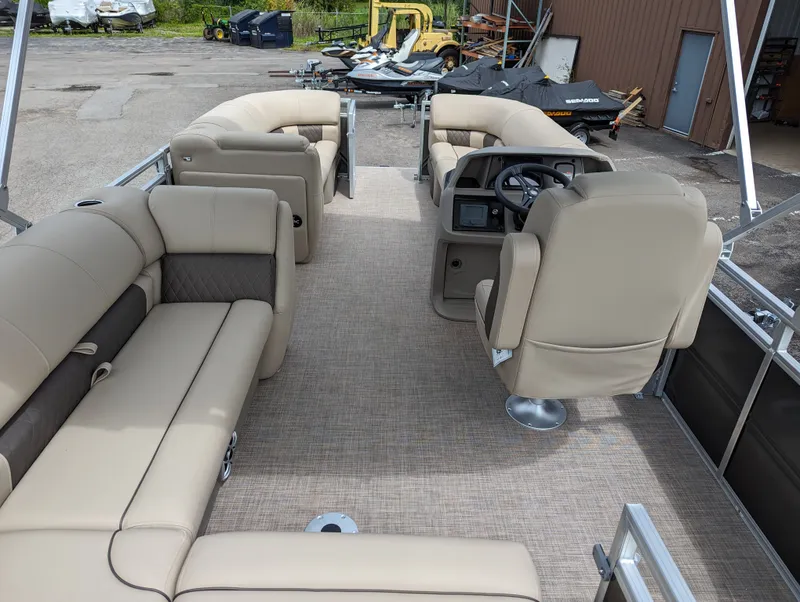 Slide: The Image of Sun Tracker Party Barge 20 DLX 2026 - 3