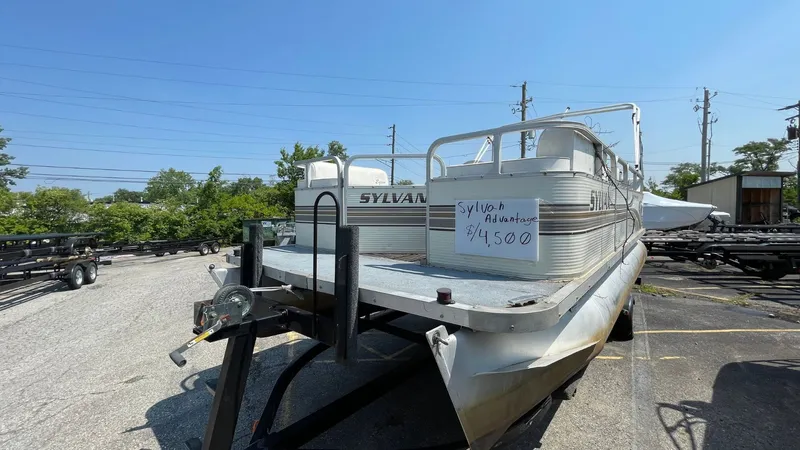 Slide: The Image of Sylvan ADVANTAGE Tow and Go 1996 - 8