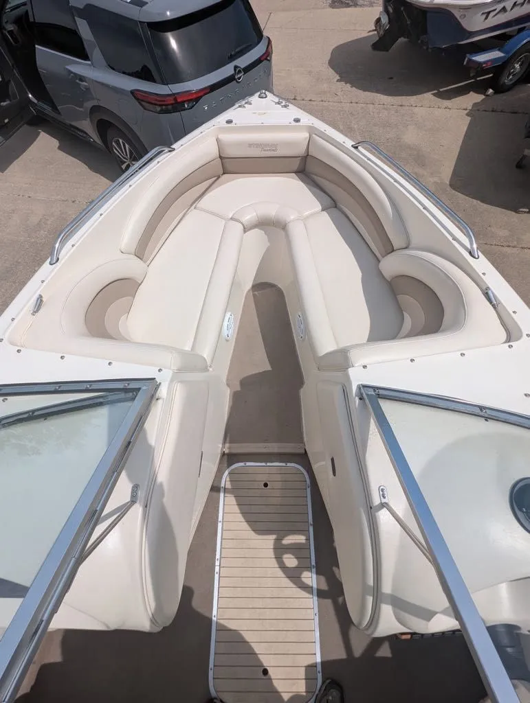 Slide: The Image of Stingray 220 LX 2002 - 10