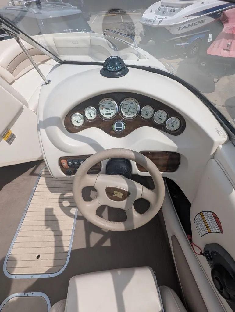 Slide: The Image of Stingray 220 LX 2002 - 7