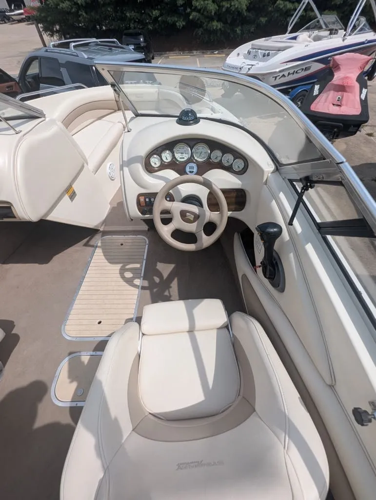 Slide: The Image of Stingray 220 LX 2002 - 9