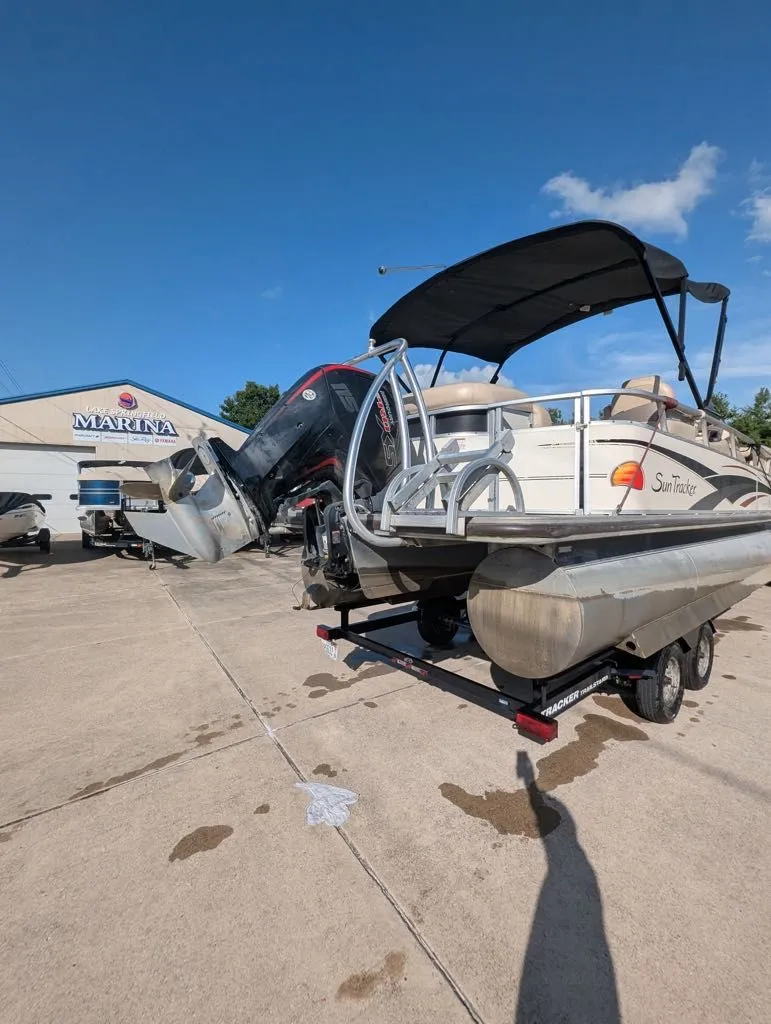 Slide: The Image of Sun Tracker Party Barge 22 2008 - 5