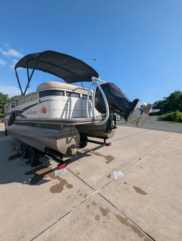 Slide: The Image of Sun Tracker Party Barge 22 2008 - 9