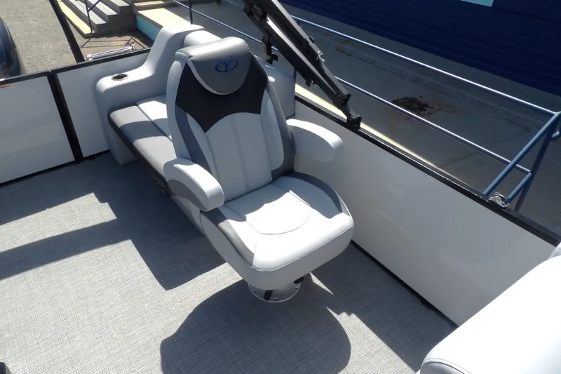 Slide: The Image of Veranda Vista Sport 20 2025 - 10