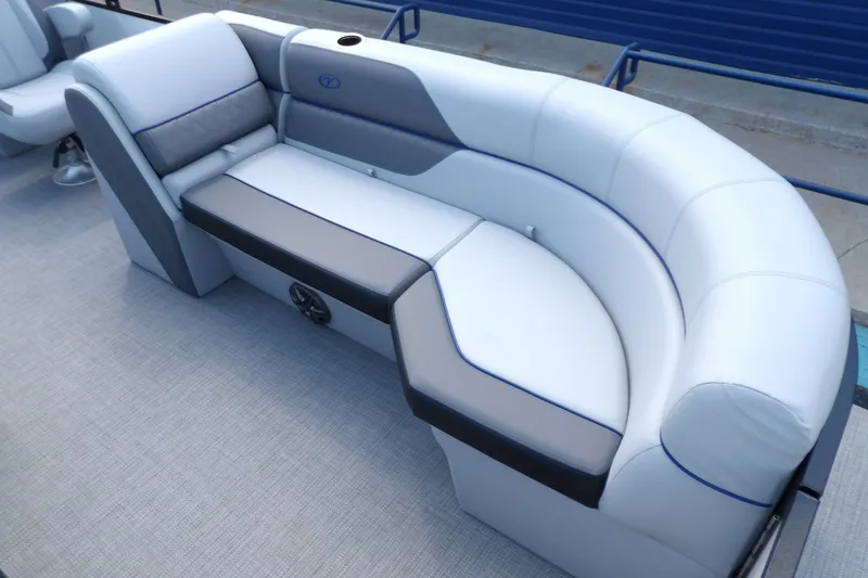 Slide: The Image of Veranda Vista Sport 20 2025 - 9