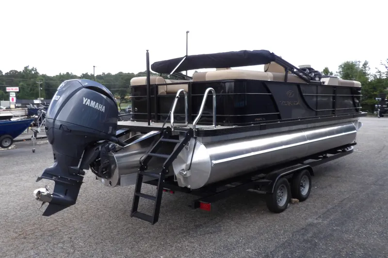 Slide: The Image of Veranda VR22RC 2025 - 10