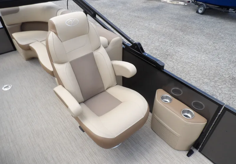 Slide: The Image of Veranda VR22RC 2025 - 13