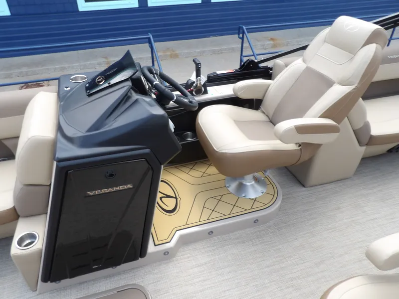 Slide: The Image of Veranda VR22RC 2025 - 14